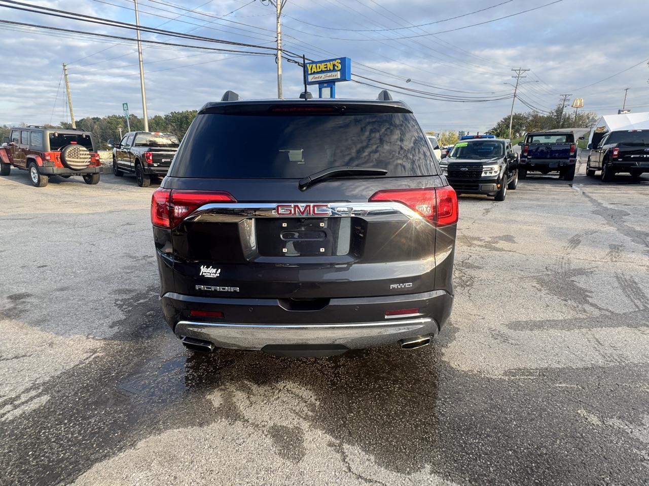 GMC Acadia AWD 4dr Denali 2017