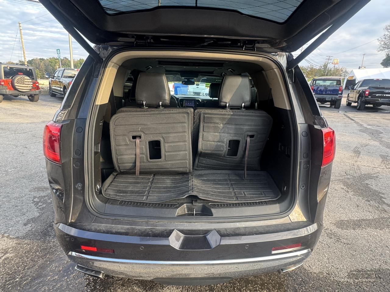 GMC Acadia AWD 4dr Denali 2017