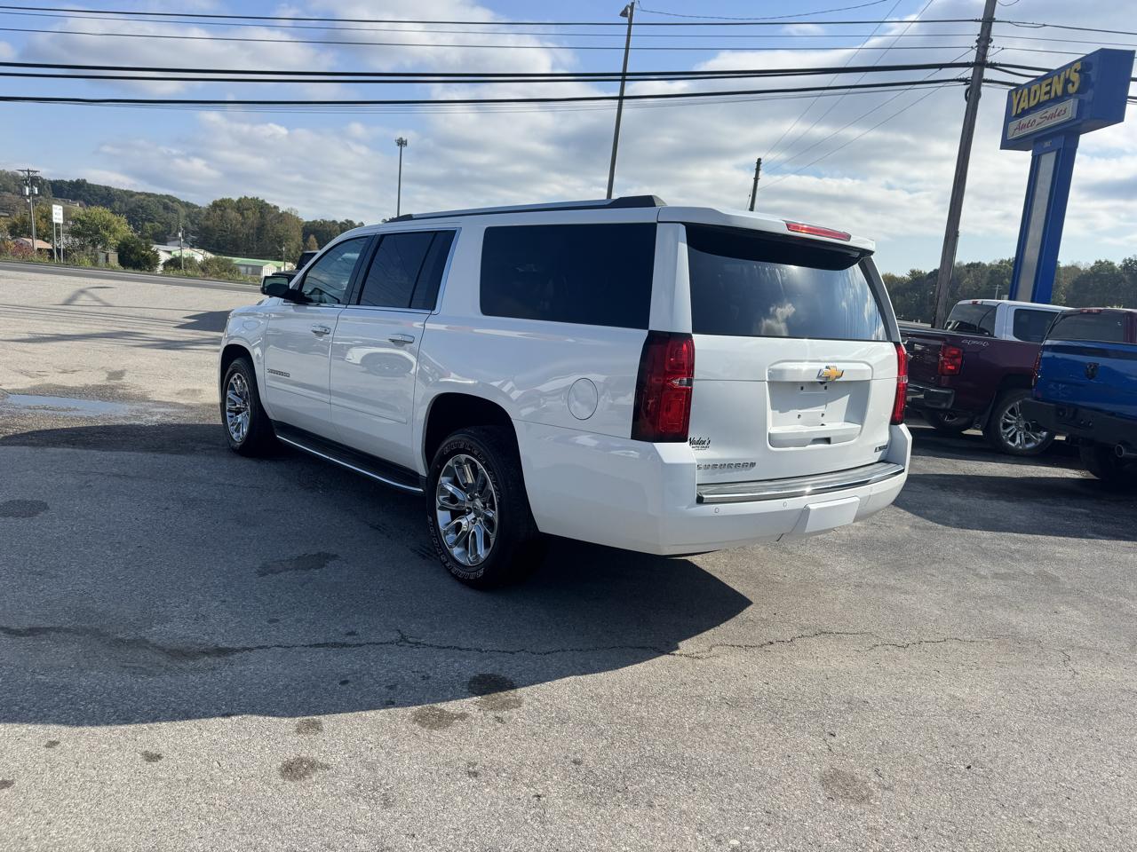 Chevrolet Suburban 4WD 4dr 1500 Premier 2017