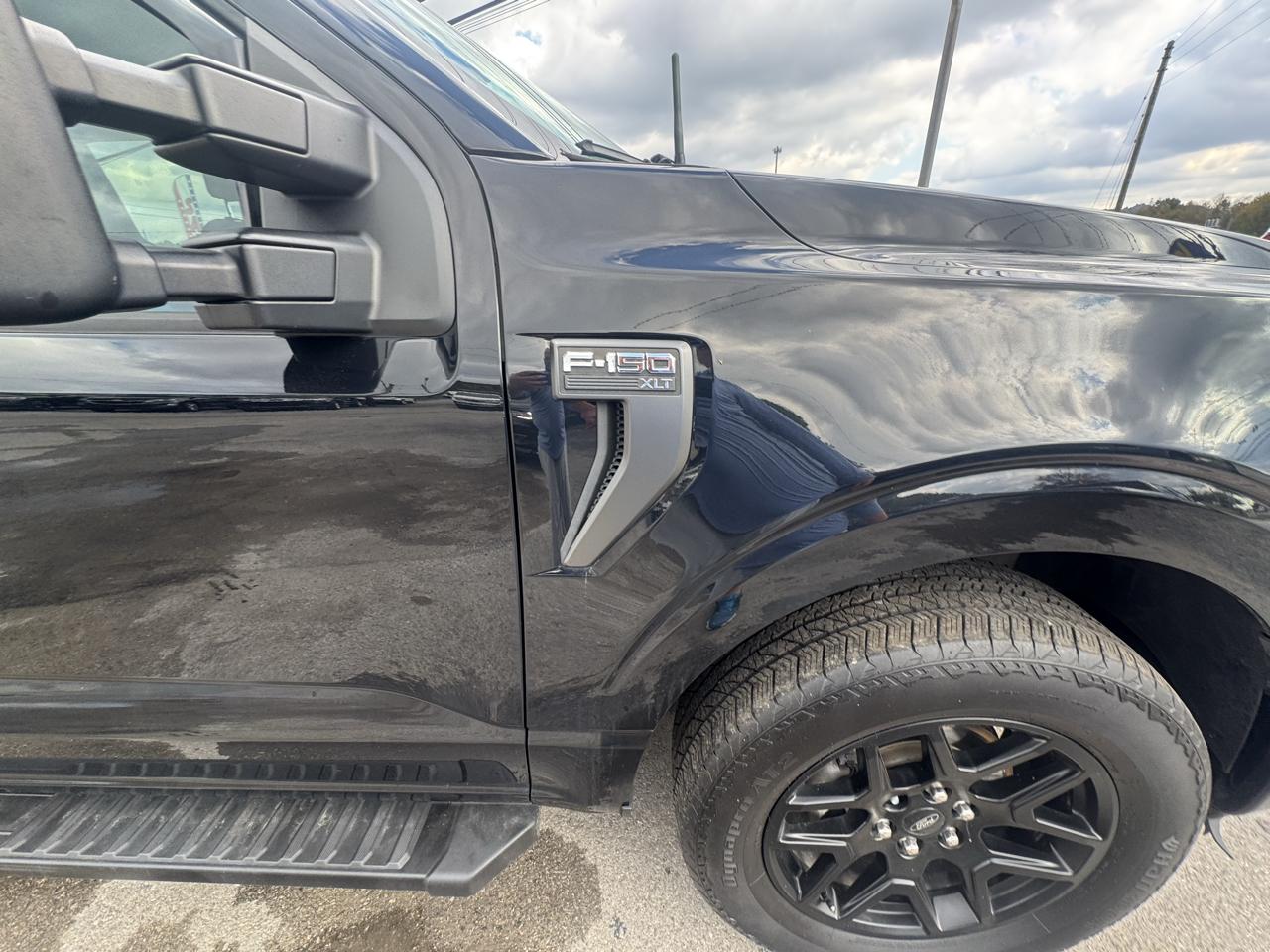 Ford F-150 4WD SuperCrew 150" XLT 2021
