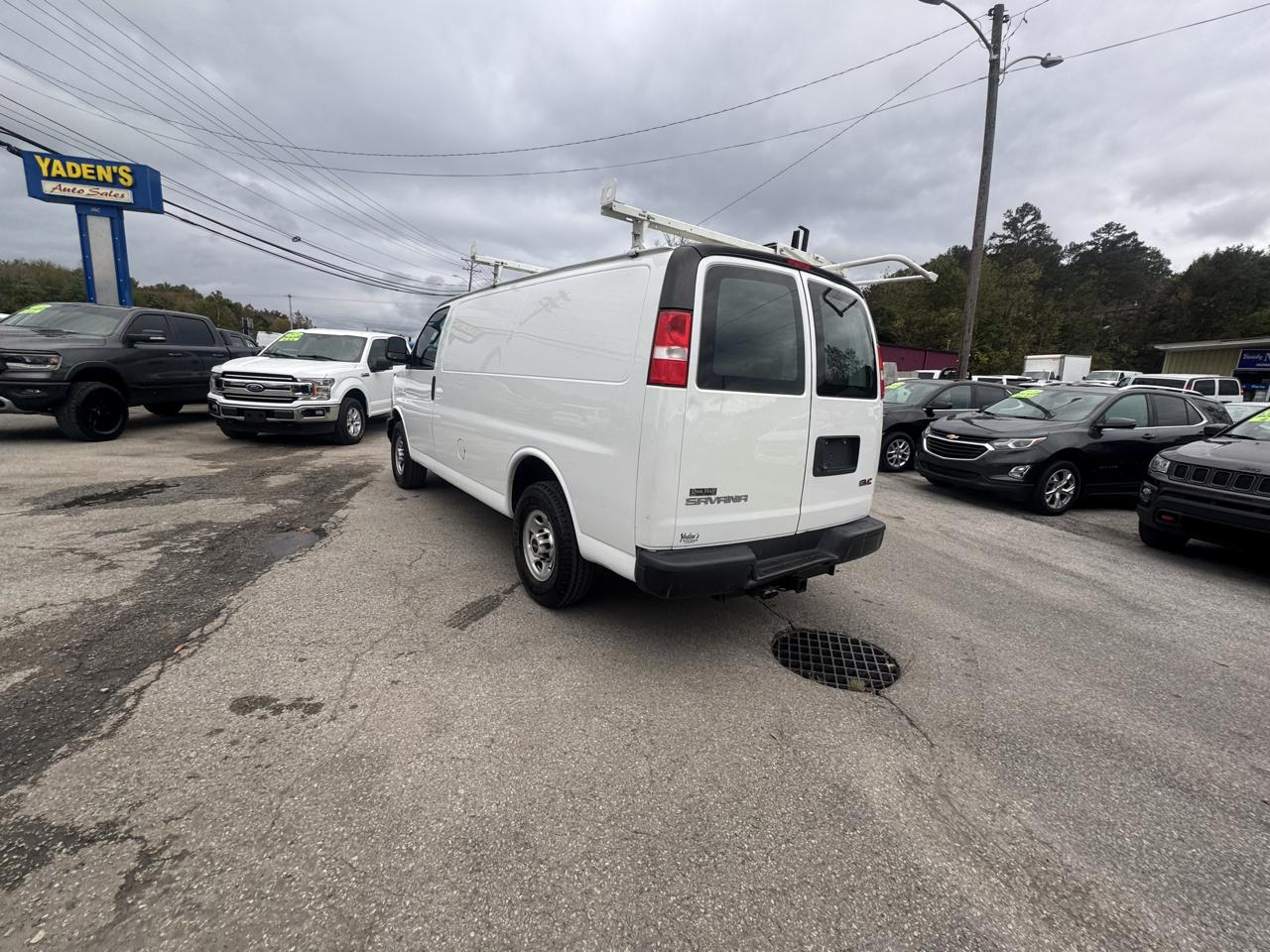GMC Savana Cargo Van RWD 2500 135" 2019