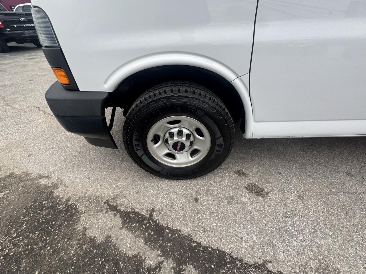 GMC Savana Cargo Van RWD 2500 135" 2019