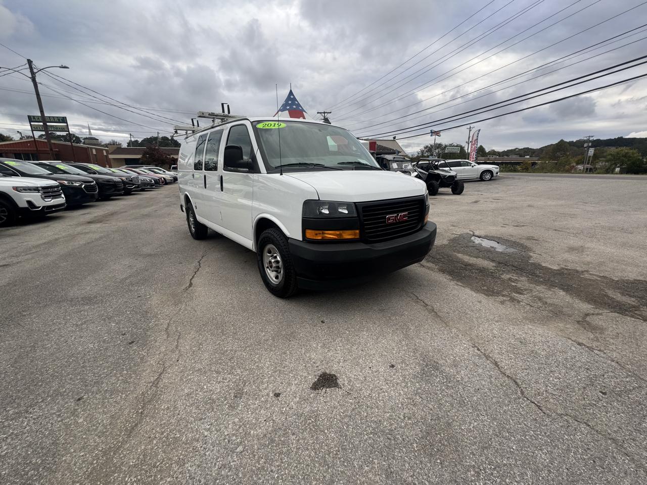 GMC Savana Cargo Van RWD 2500 135" 2019