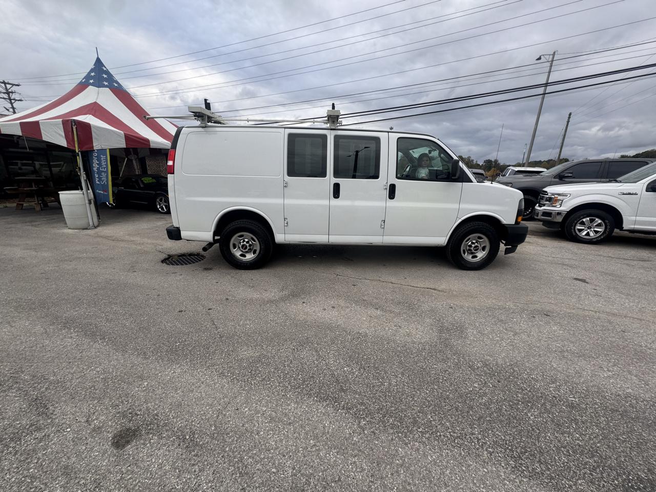 GMC Savana Cargo Van RWD 2500 135" 2019