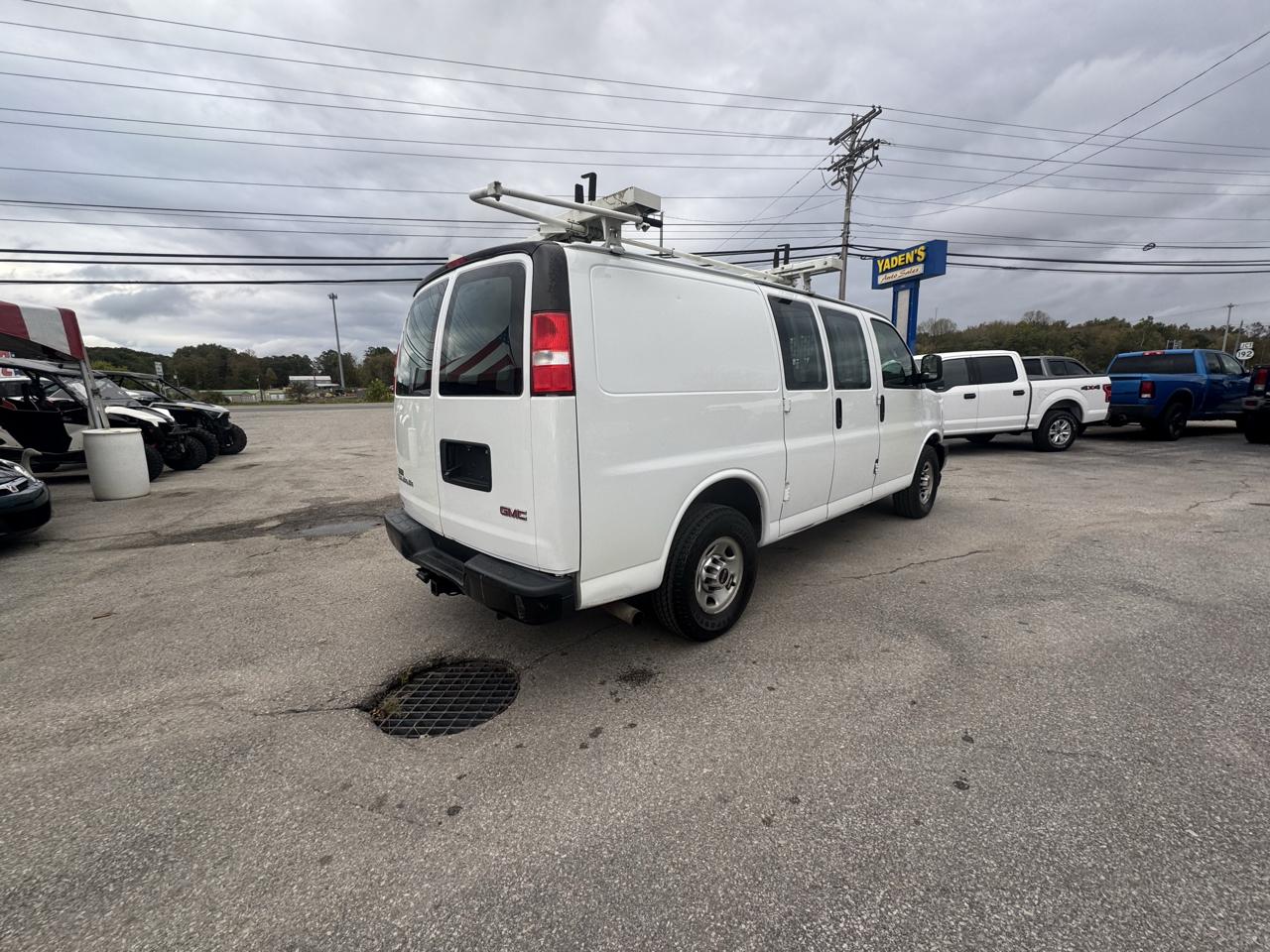 GMC Savana Cargo Van RWD 2500 135" 2019