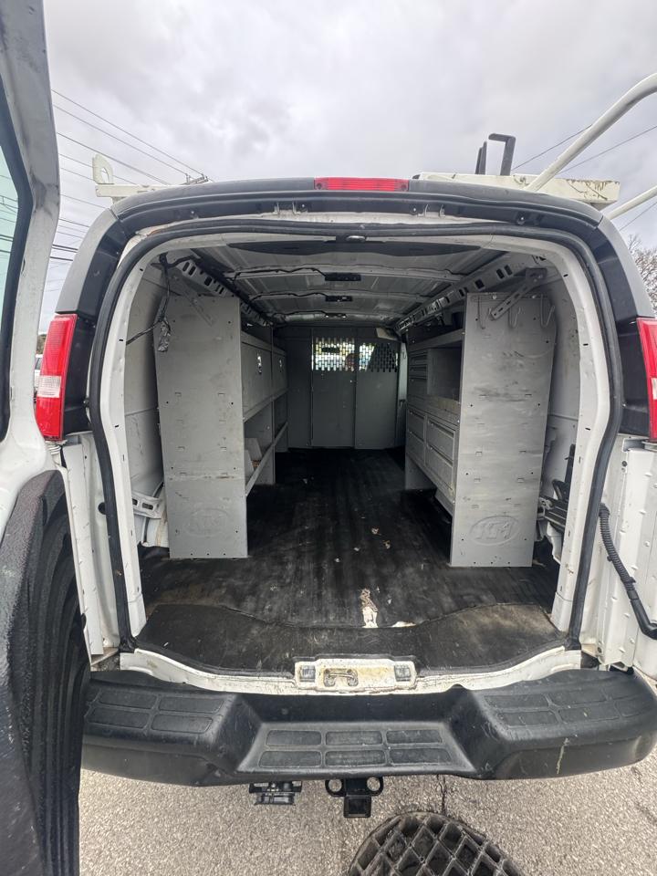 GMC Savana Cargo Van RWD 2500 135" 2019