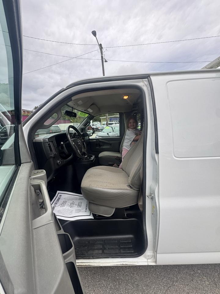 GMC Savana Cargo Van RWD 2500 135" 2019