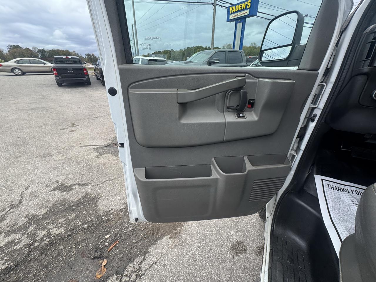 GMC Savana Cargo Van RWD 2500 135" 2019
