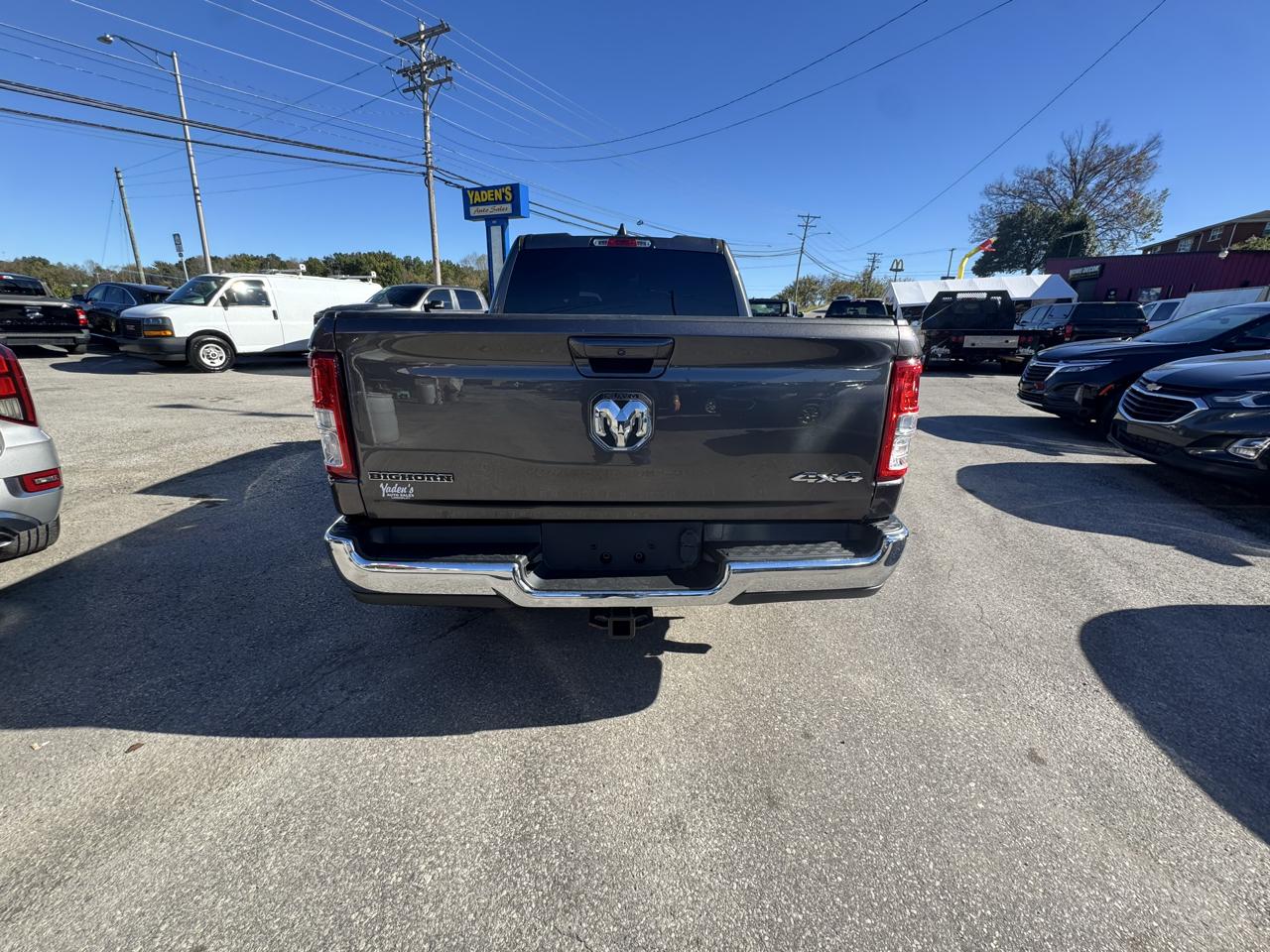 RAM 1500 Big Horn 4x4 Quad Cab 6'4" Box 2022
