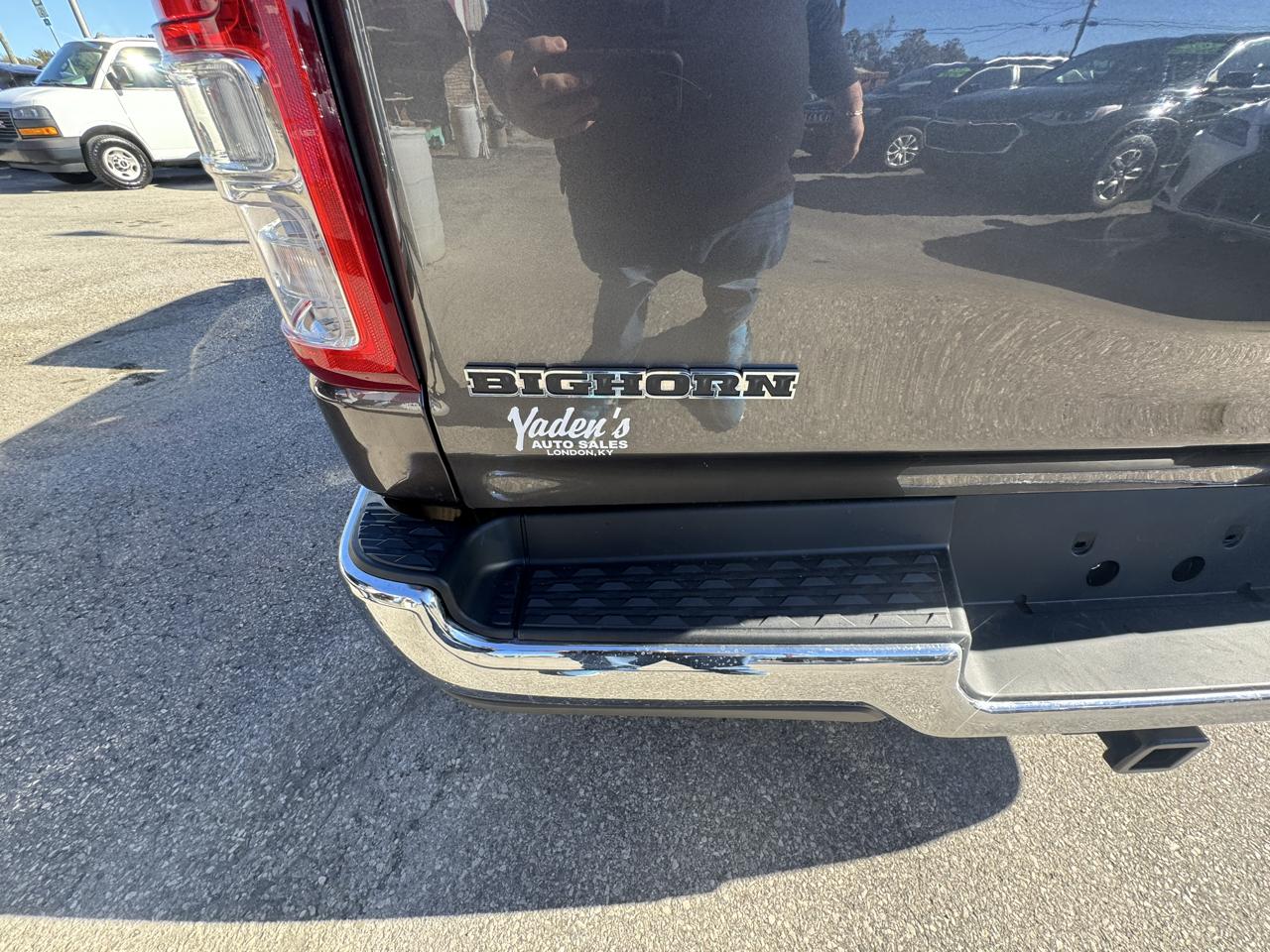 RAM 1500 Big Horn 4x4 Quad Cab 6'4" Box 2022