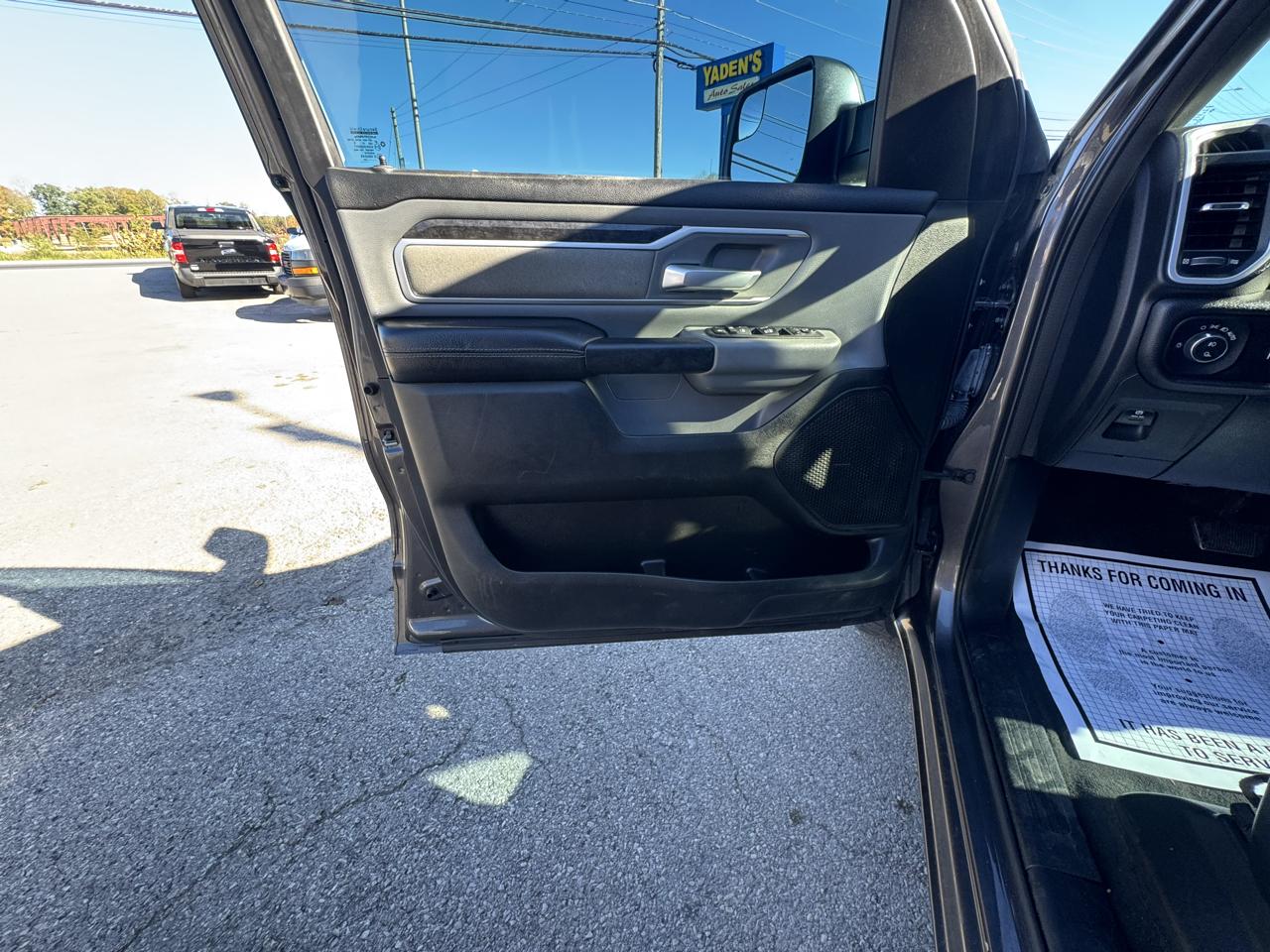 RAM 1500 Big Horn 4x4 Quad Cab 6'4" Box 2022