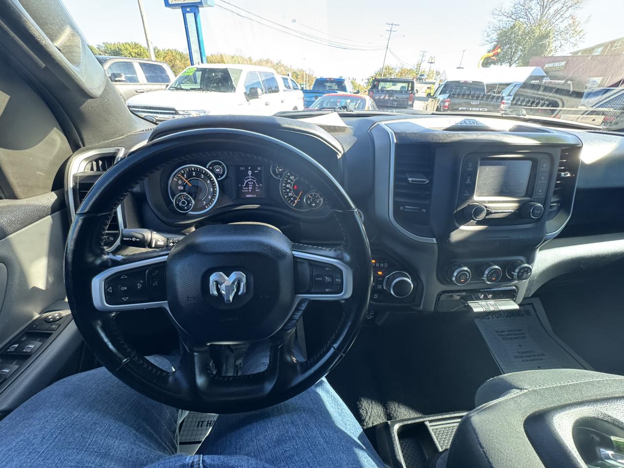 RAM 1500 Big Horn 4x4 Quad Cab 6'4" Box 2022