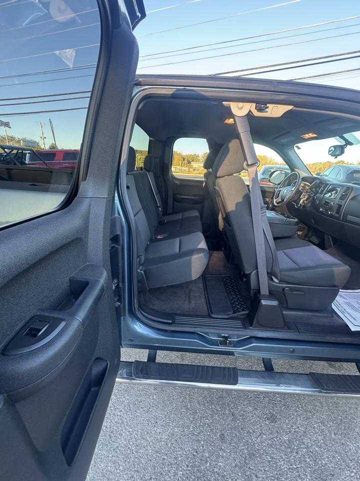 Chevrolet Silverado 1500 4WD Ext Cab 143.5" LT 2013