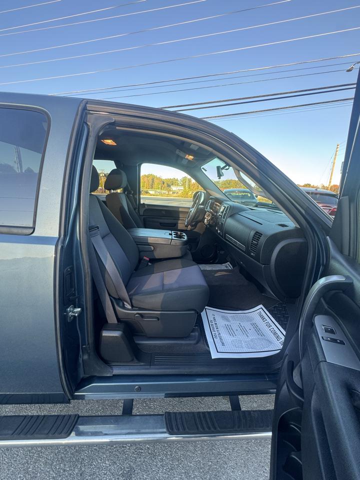 Chevrolet Silverado 1500 4WD Ext Cab 143.5" LT 2013