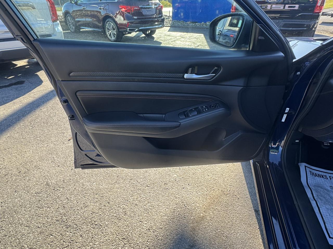 Nissan Altima 2.5 SR Sedan 2021