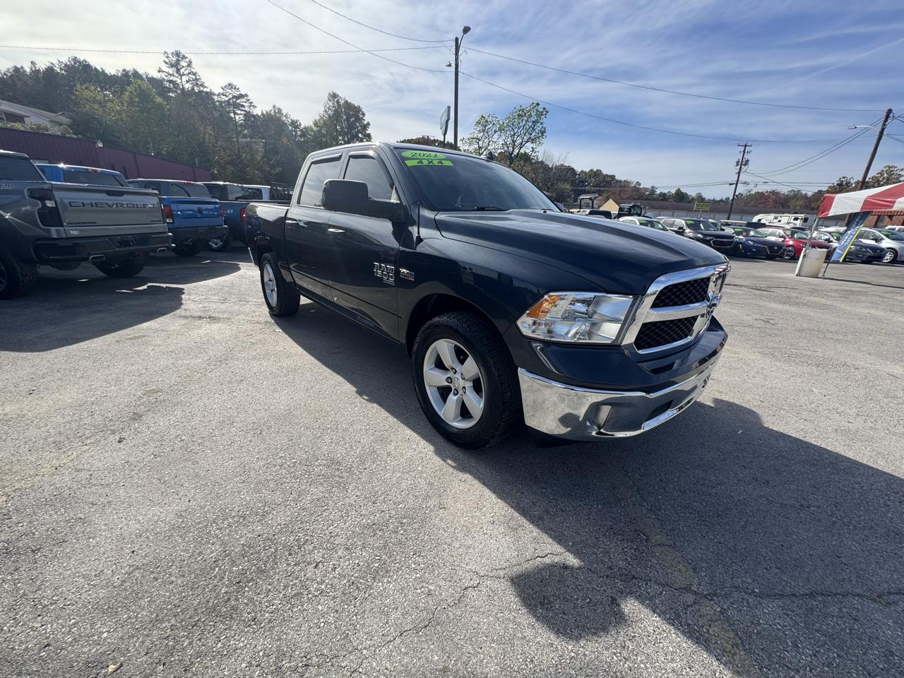 RAM 1500 Classic Tradesman 4x4 Crew Cab 5'7" Box 2021