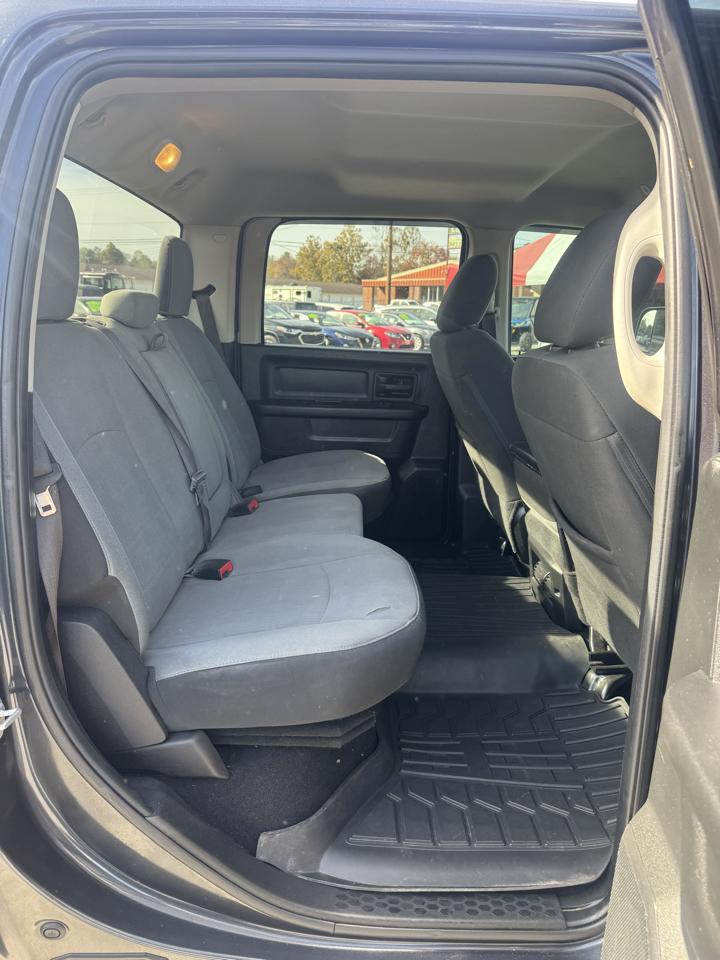 RAM 1500 Classic Tradesman 4x4 Crew Cab 5'7" Box 2021