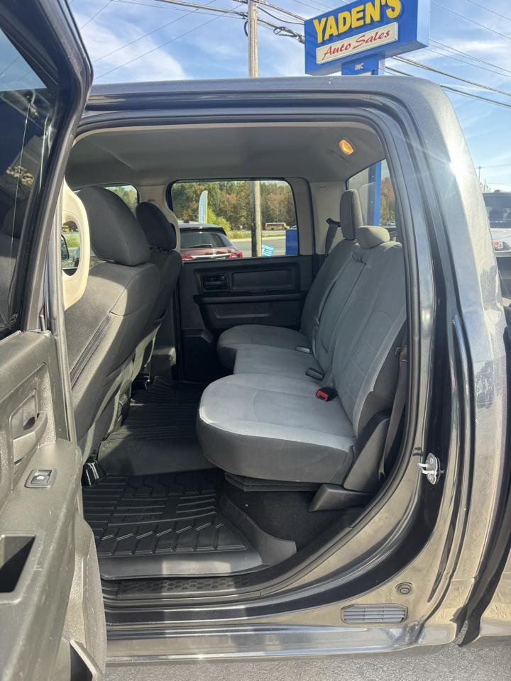 RAM 1500 Classic Tradesman 4x4 Crew Cab 5'7" Box 2021