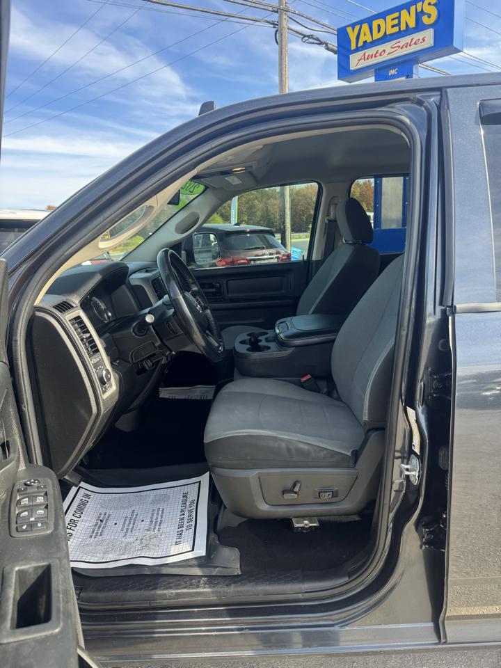 RAM 1500 Classic Tradesman 4x4 Crew Cab 5'7" Box 2021