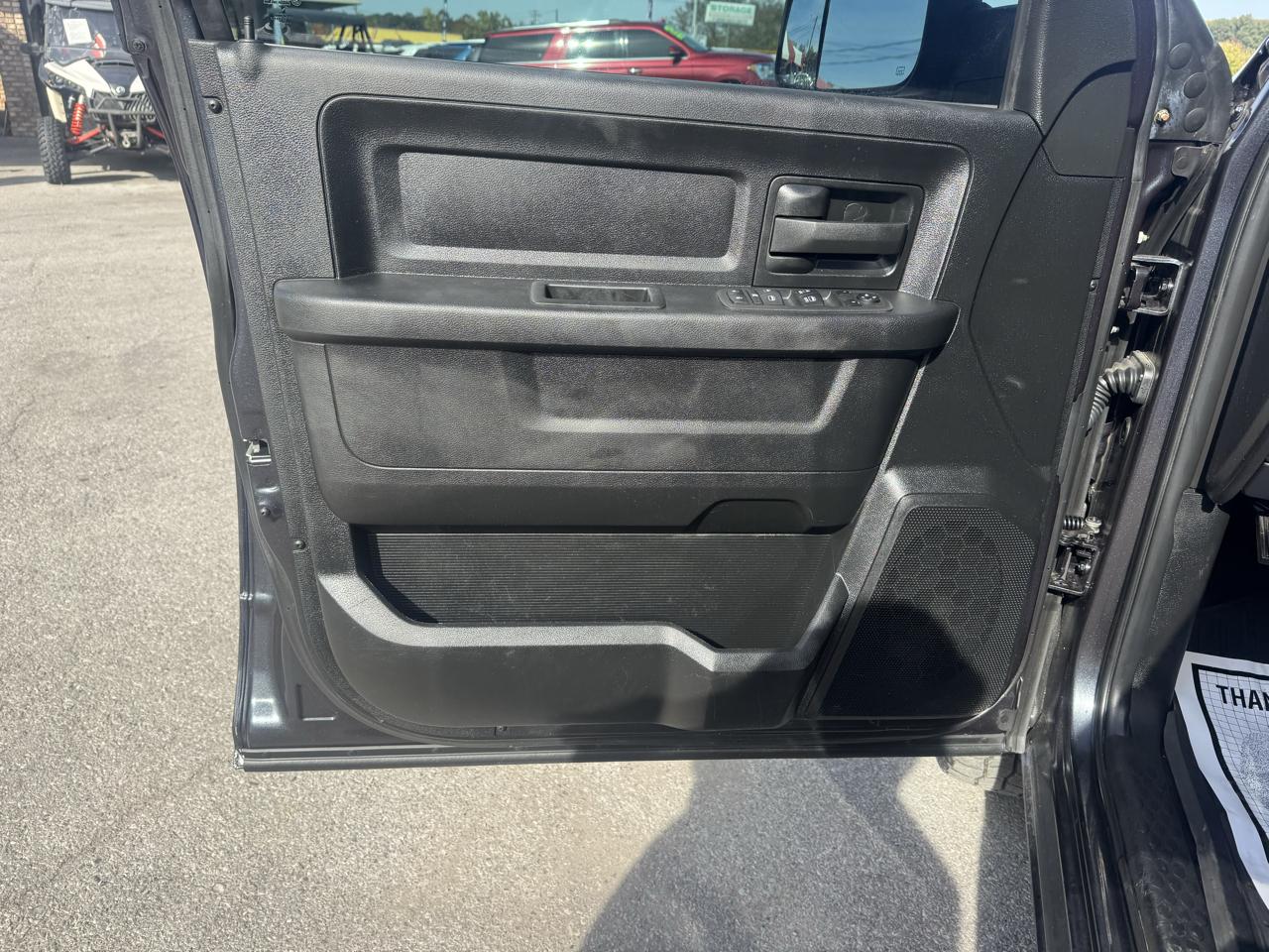 RAM 1500 Classic Tradesman 4x4 Crew Cab 5'7" Box 2021