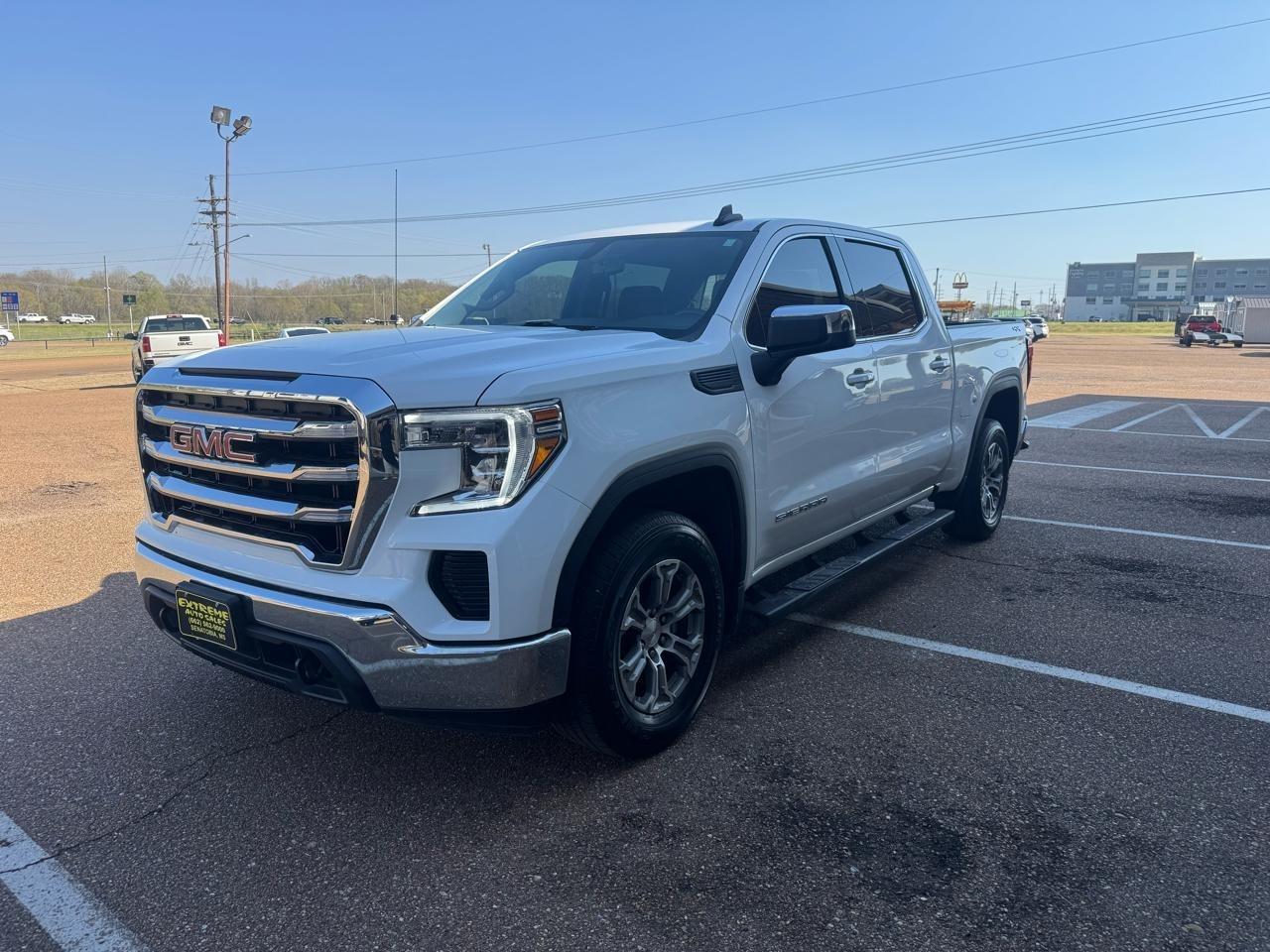 GMC Sierra 1500 Limited 4WD Crew Cab 147" SLE 2022