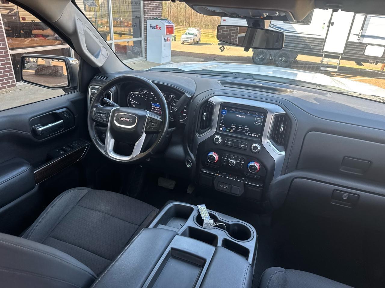GMC Sierra 1500 Limited 4WD Crew Cab 147" SLE 2022