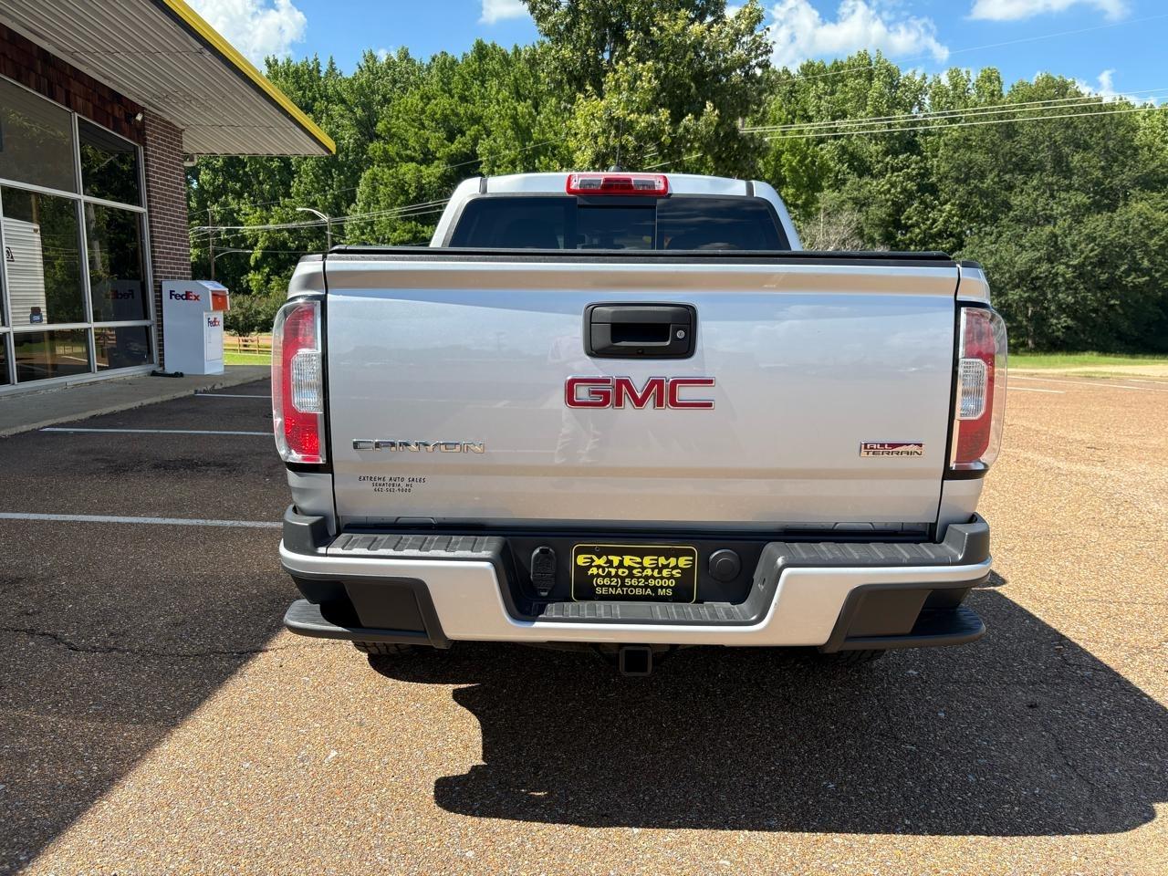 GMC Canyon 4WD Crew Cab 128.3" SLE 2017