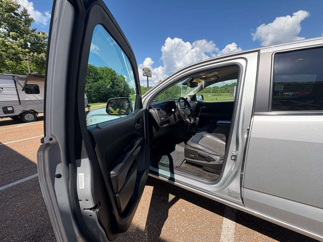 GMC Canyon 4WD Crew Cab 128.3" SLE 2017