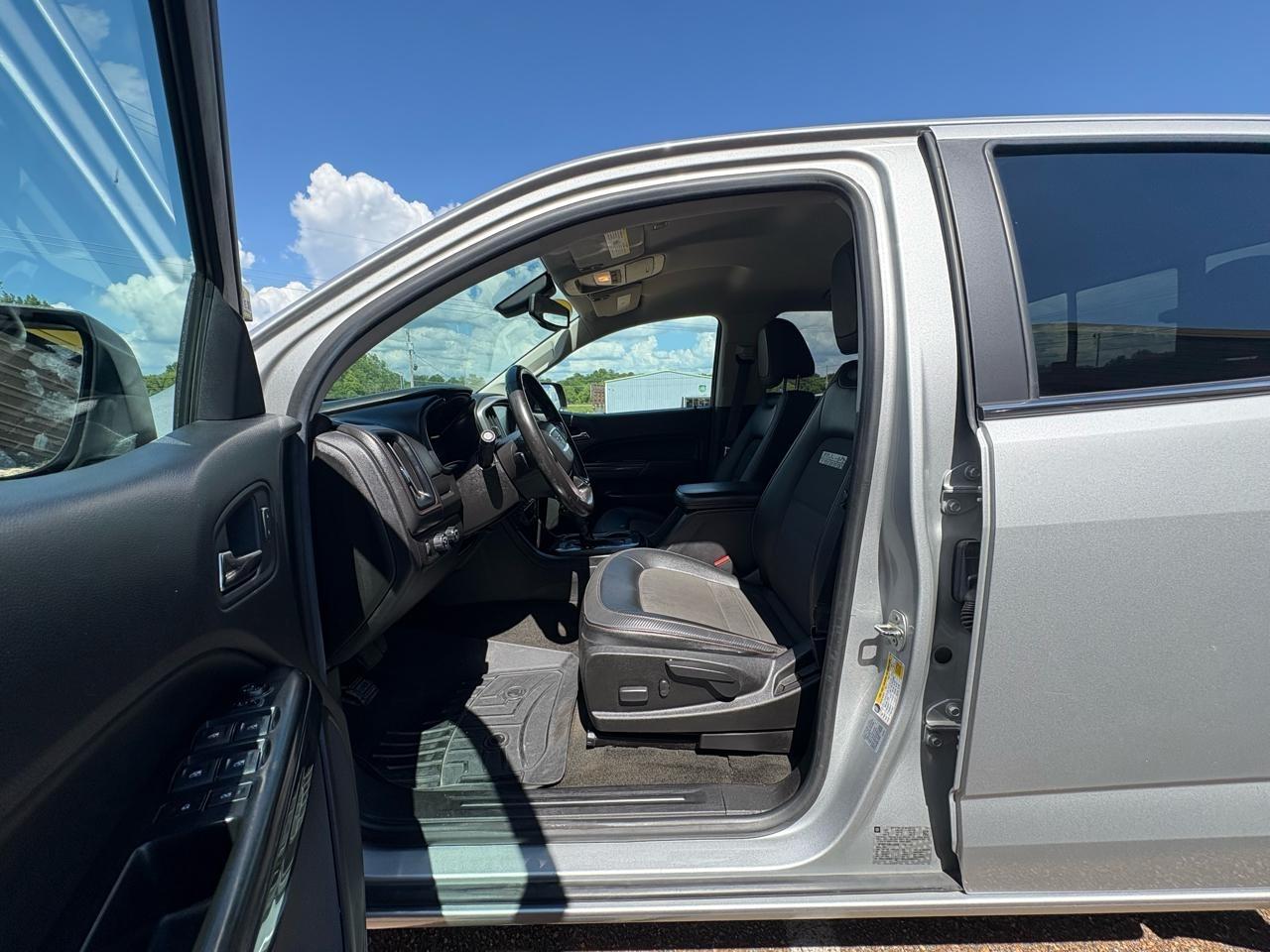 GMC Canyon 4WD Crew Cab 128.3" SLE 2017