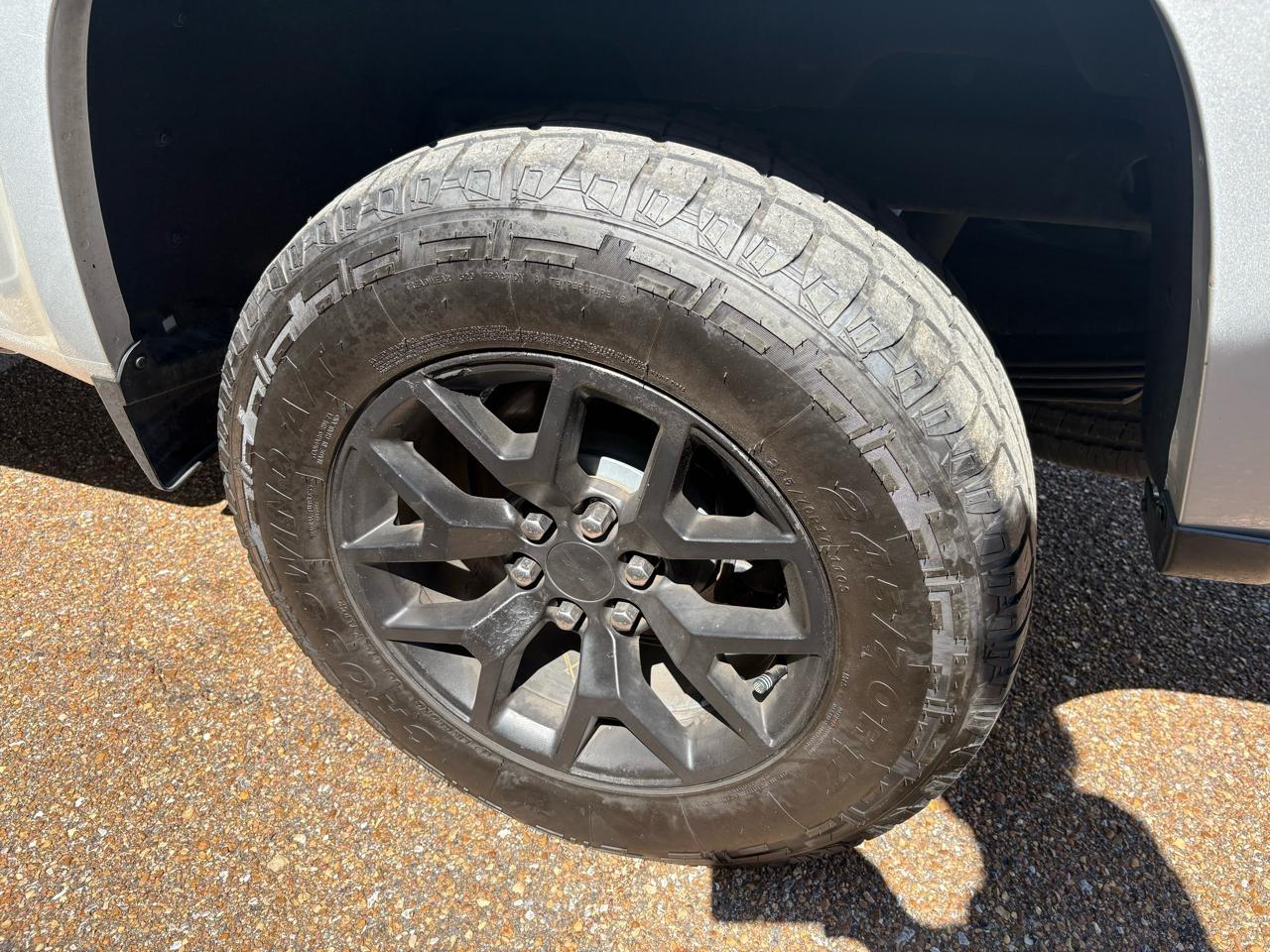 GMC Canyon 4WD Crew Cab 128.3" SLE 2017