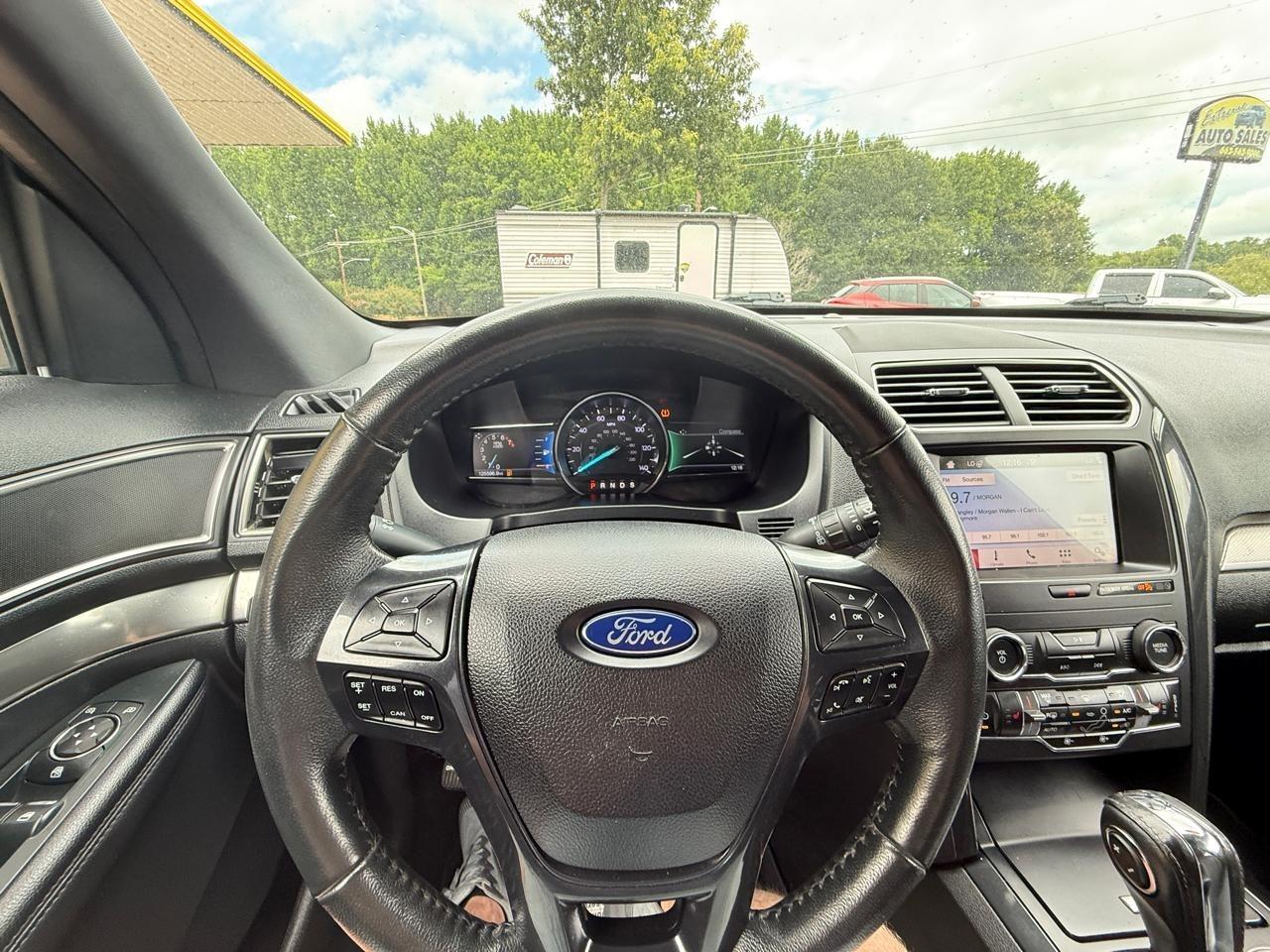 Ford Explorer XLT 4WD 2018