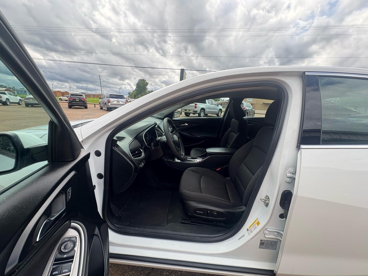 Chevrolet Malibu 4dr Sdn LS w/1FL 2023