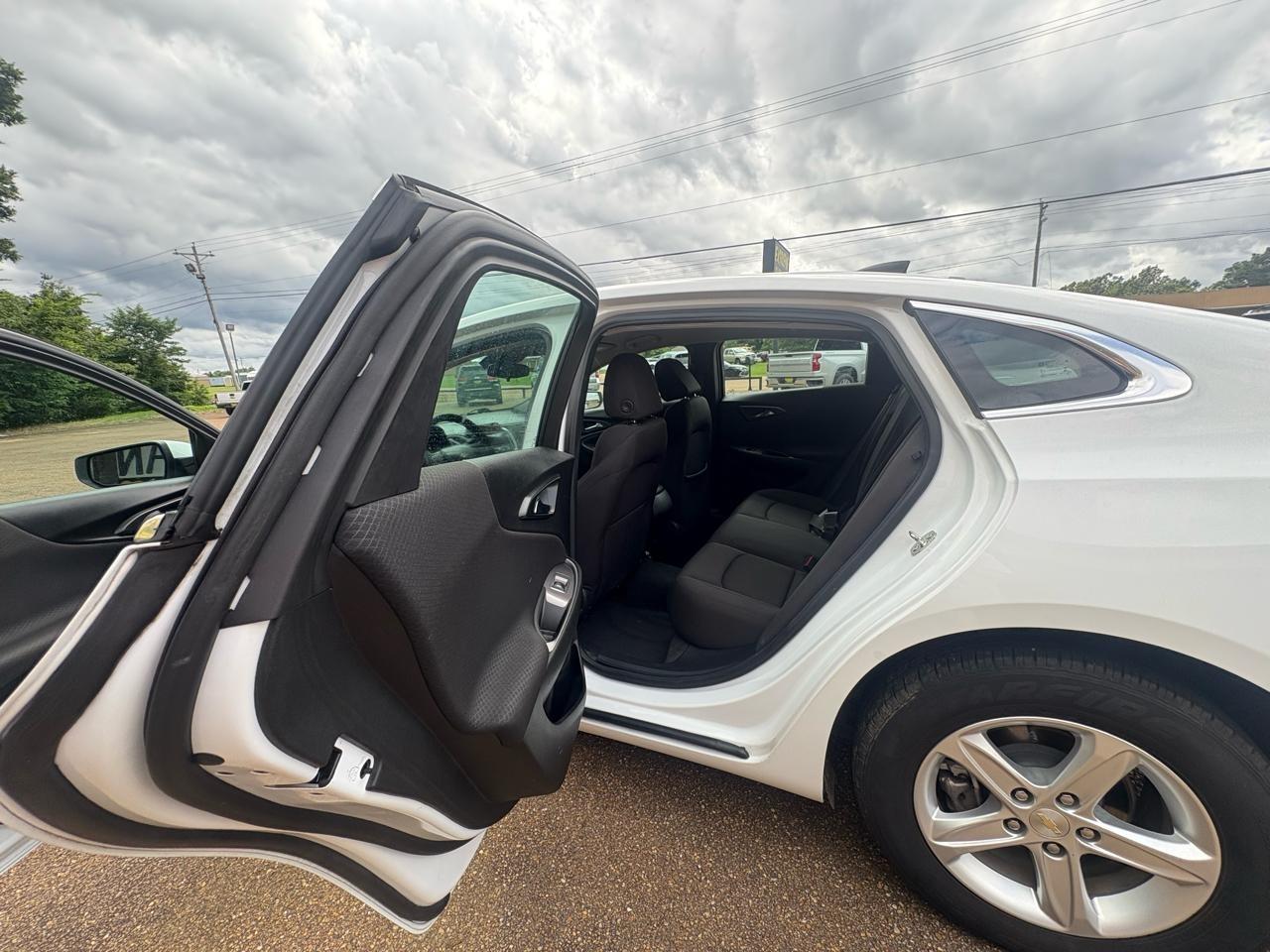 Chevrolet Malibu 4dr Sdn LS w/1FL 2023