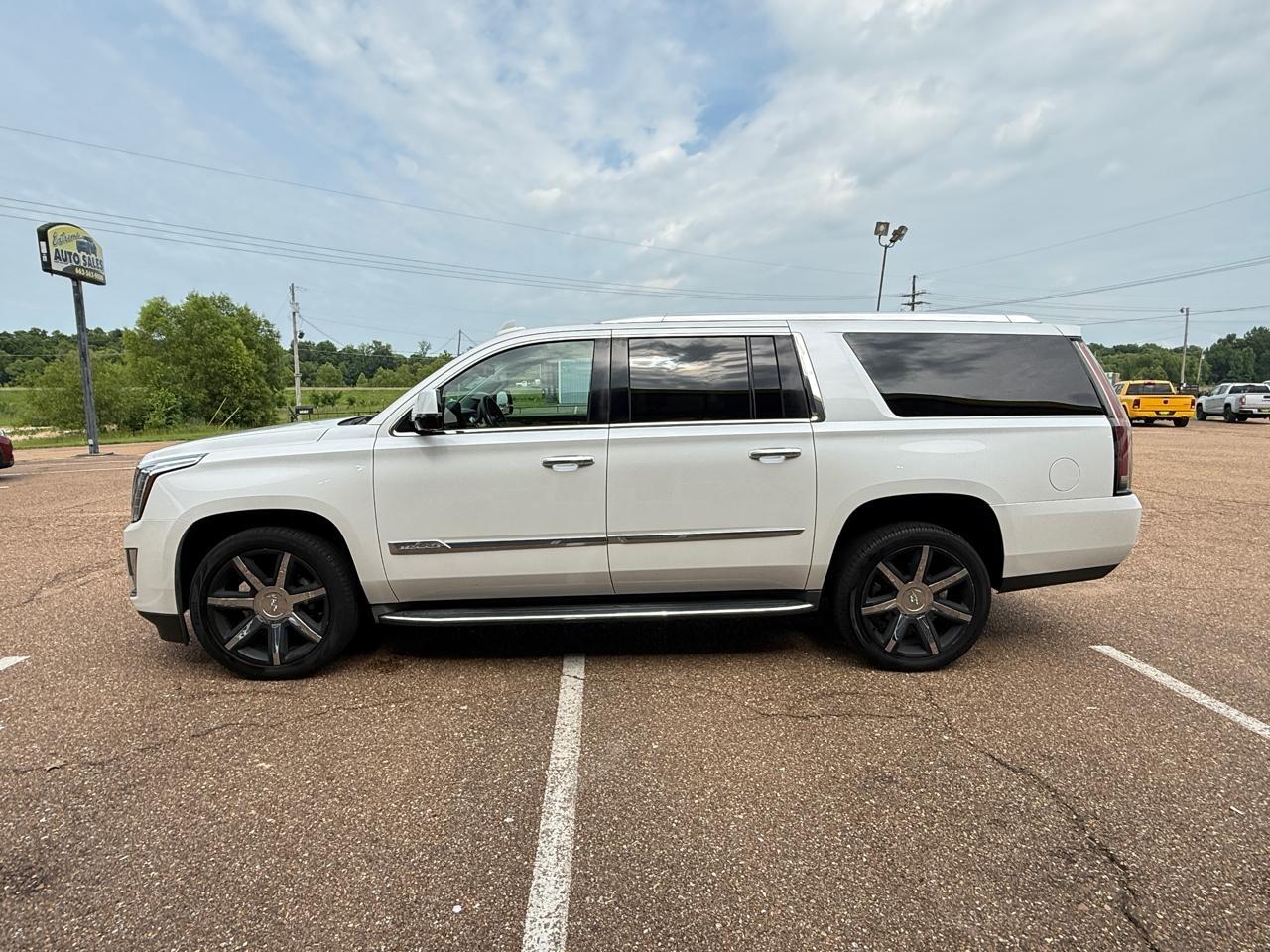 Cadillac Escalade ESV 4WD 4dr Luxury Collection 2016