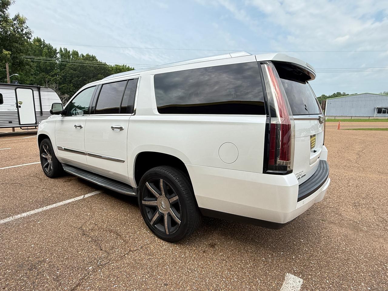 Cadillac Escalade ESV 4WD 4dr Luxury Collection 2016
