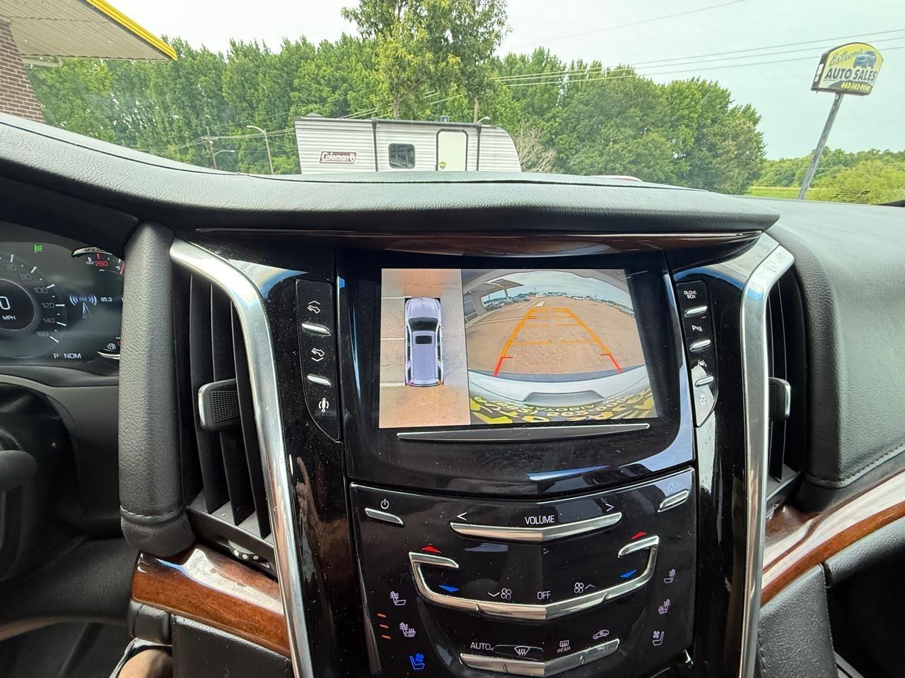 Cadillac Escalade ESV 4WD 4dr Luxury Collection 2016