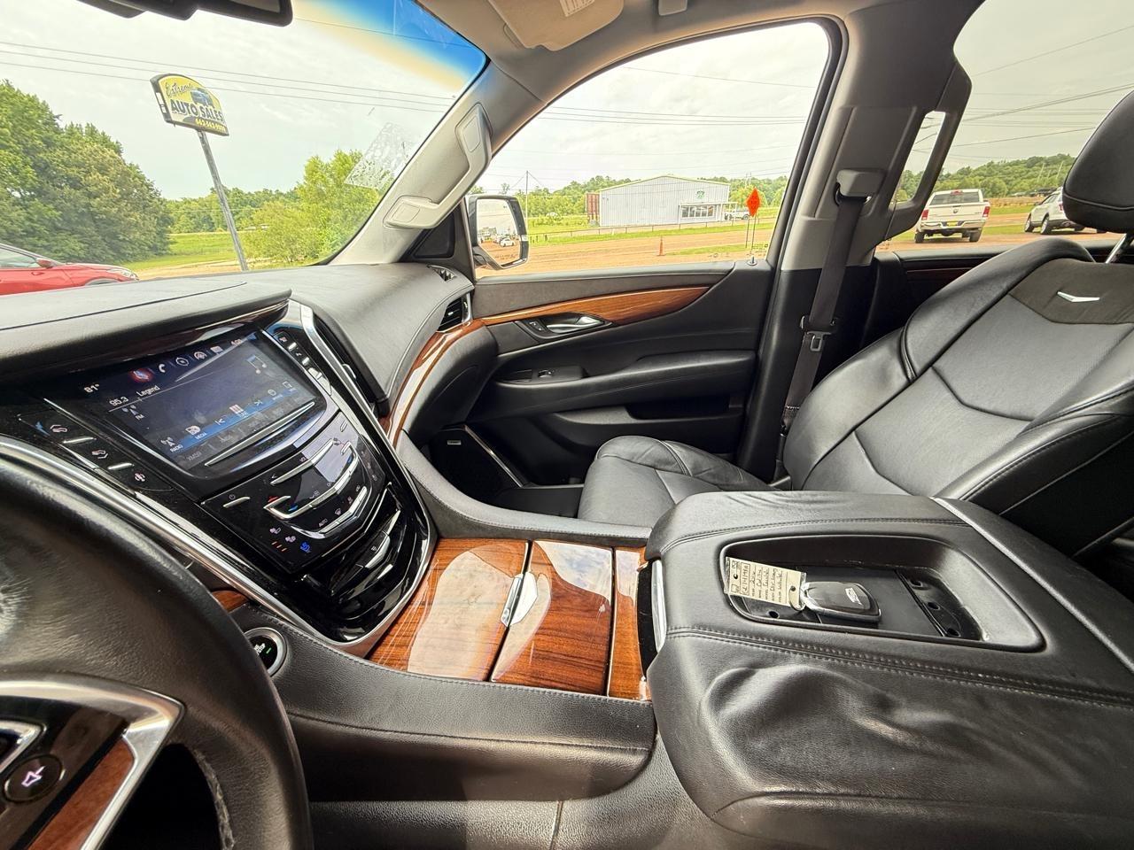 Cadillac Escalade ESV 4WD 4dr Luxury Collection 2016