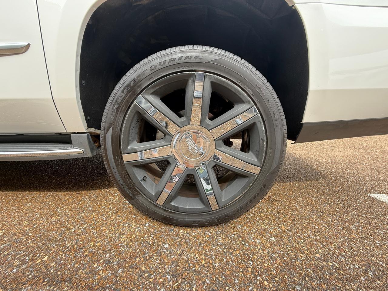 Cadillac Escalade ESV 4WD 4dr Luxury Collection 2016