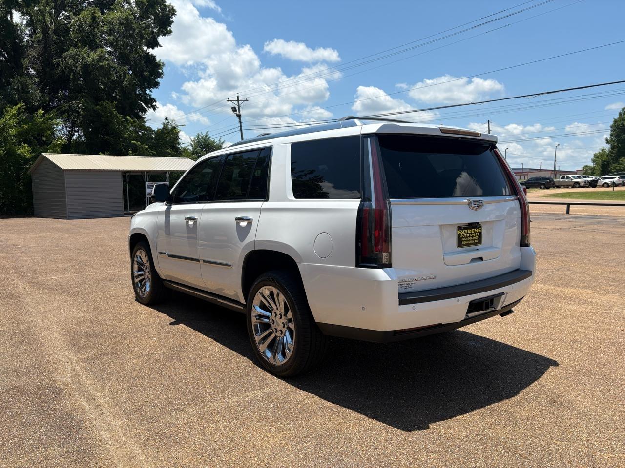Cadillac Escalade 4WD 4dr Premium Luxury 2017