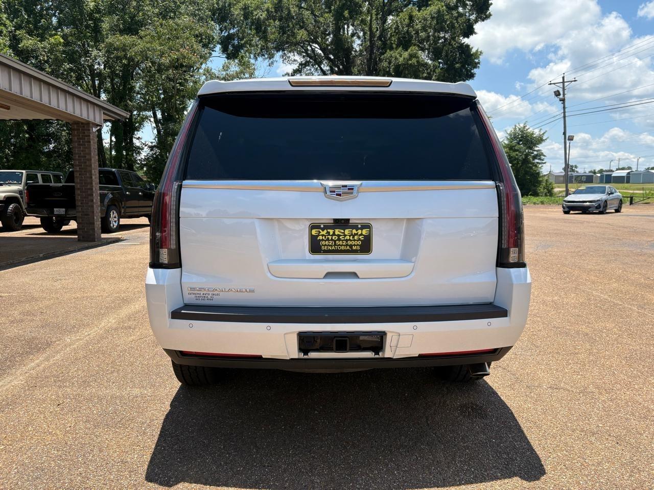 Cadillac Escalade 4WD 4dr Premium Luxury 2017