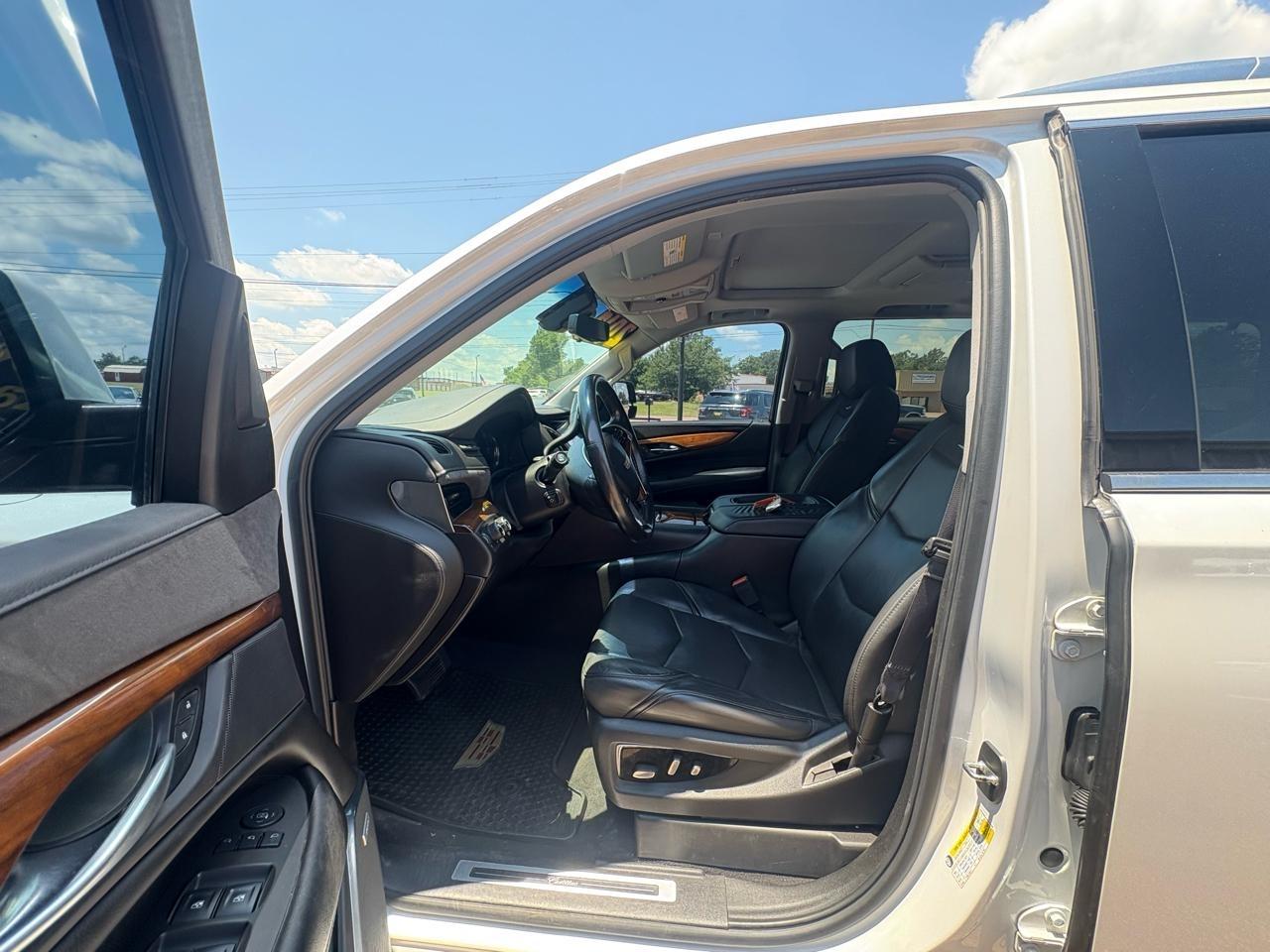 Cadillac Escalade 4WD 4dr Premium Luxury 2017