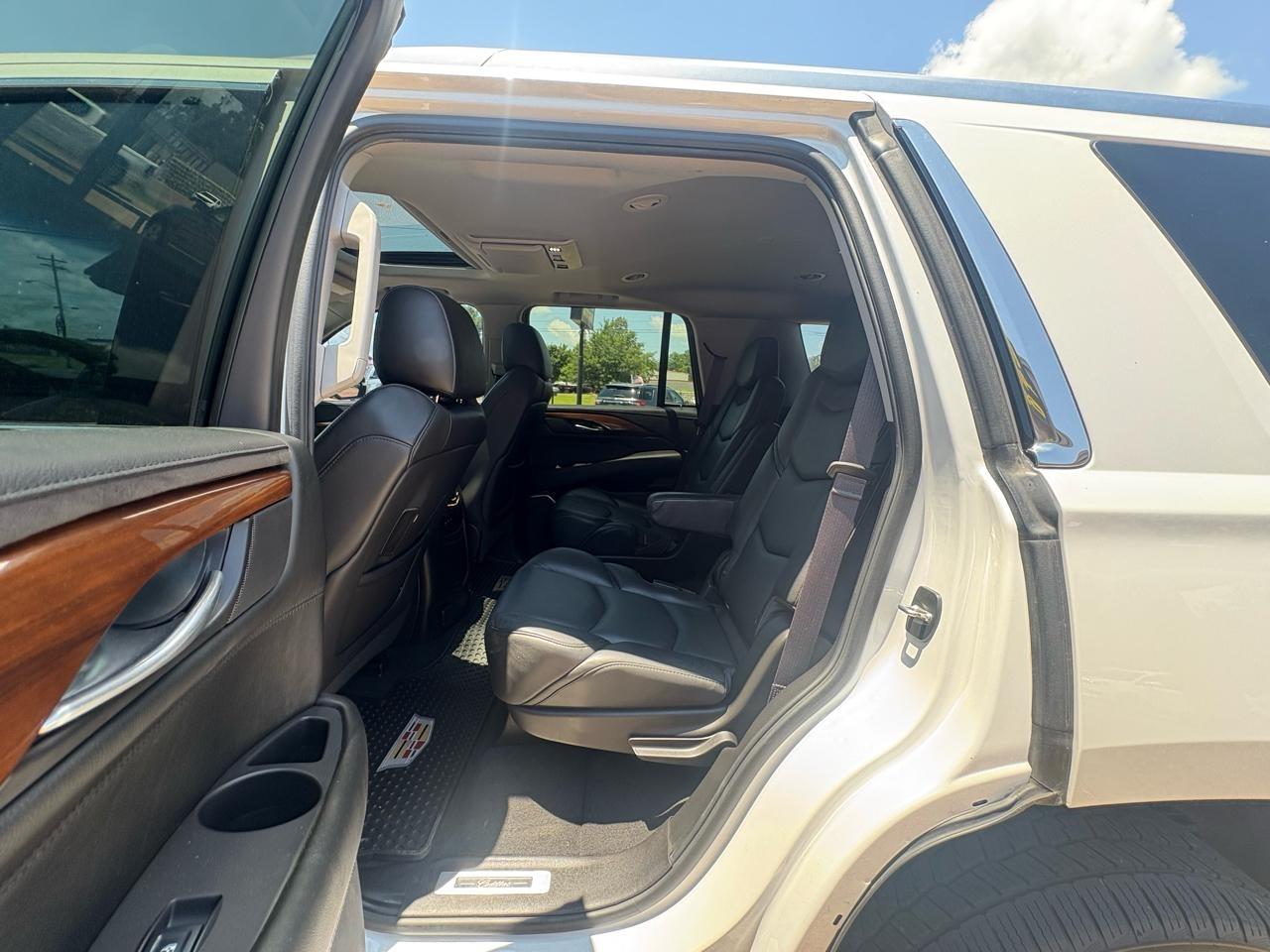 Cadillac Escalade 4WD 4dr Premium Luxury 2017