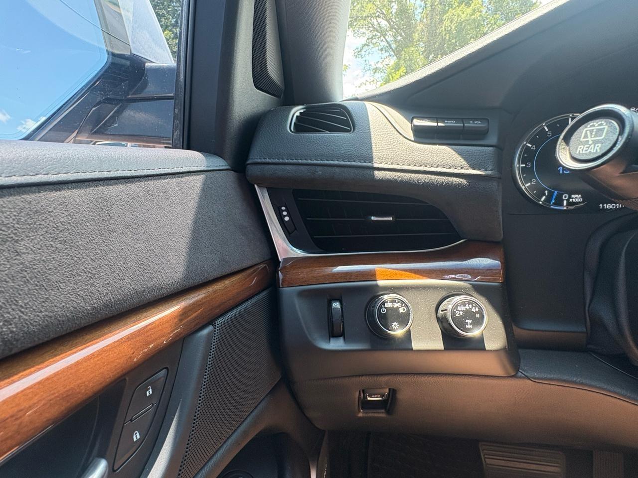 Cadillac Escalade 4WD 4dr Premium Luxury 2017