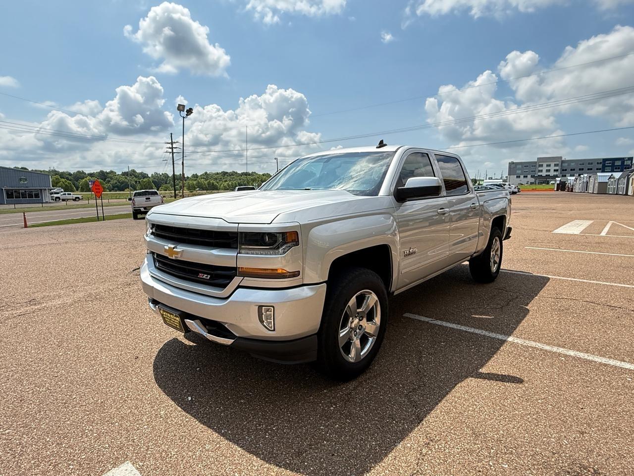 Chevrolet Silverado 1500 4WD Crew Cab 143.5" LT w/2LT 2017