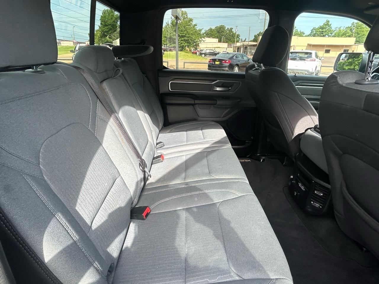 RAM 1500 Big Horn 4x4 Crew Cab 5'7" Box 2022