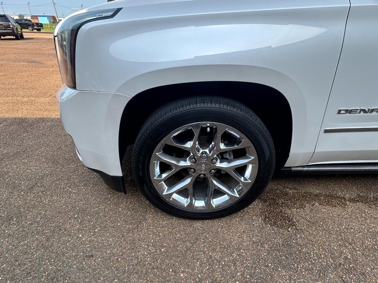 GMC Yukon 4WD 4dr Denali 2016