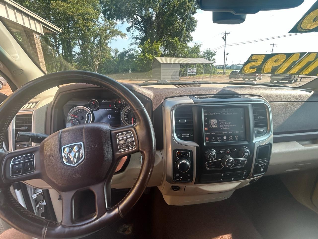 RAM 1500 4WD Quad Cab 140.5" Big Horn 2016