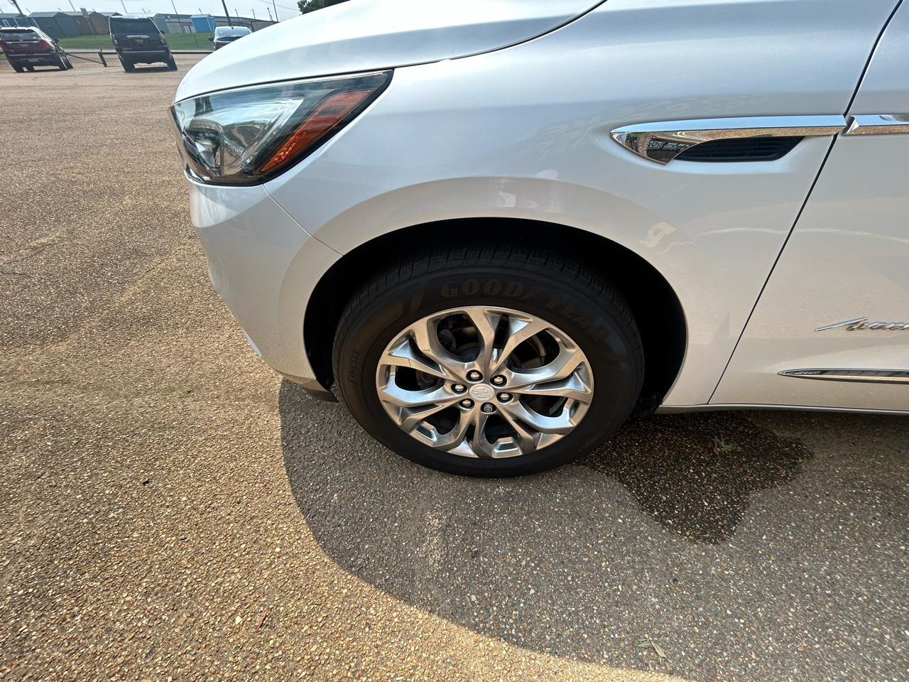 Buick Enclave FWD 4dr Avenir 2019