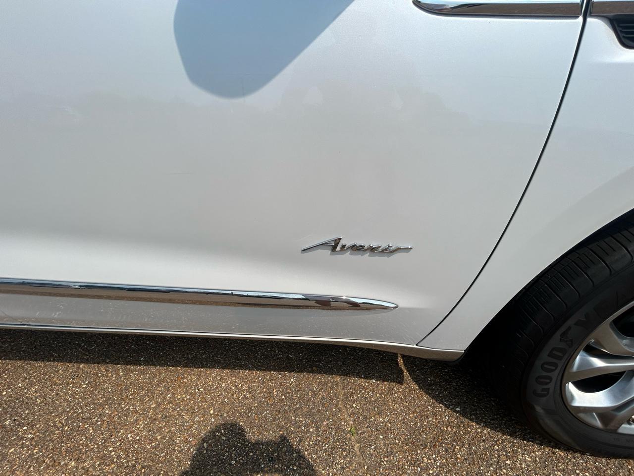 Buick Enclave FWD 4dr Avenir 2019