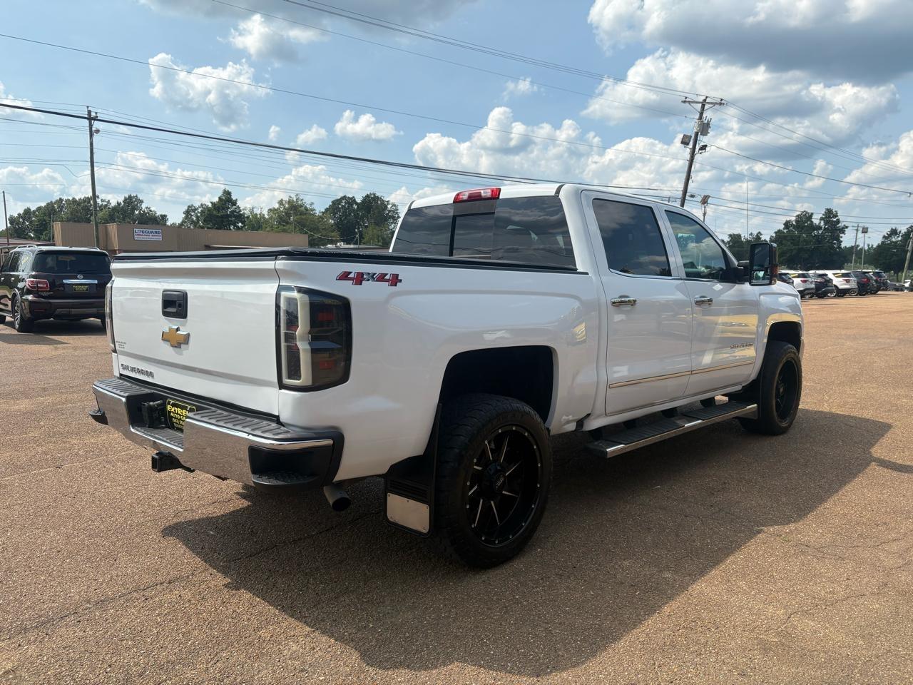 Chevrolet Silverado 1500 4WD Crew Cab 143.5" LTZ w/1LZ 2018